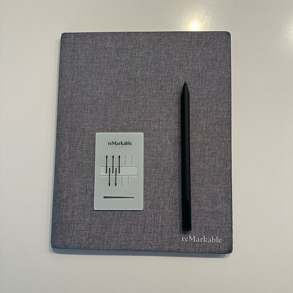 reMarkable 2 + BookFolio cover + pen + charger